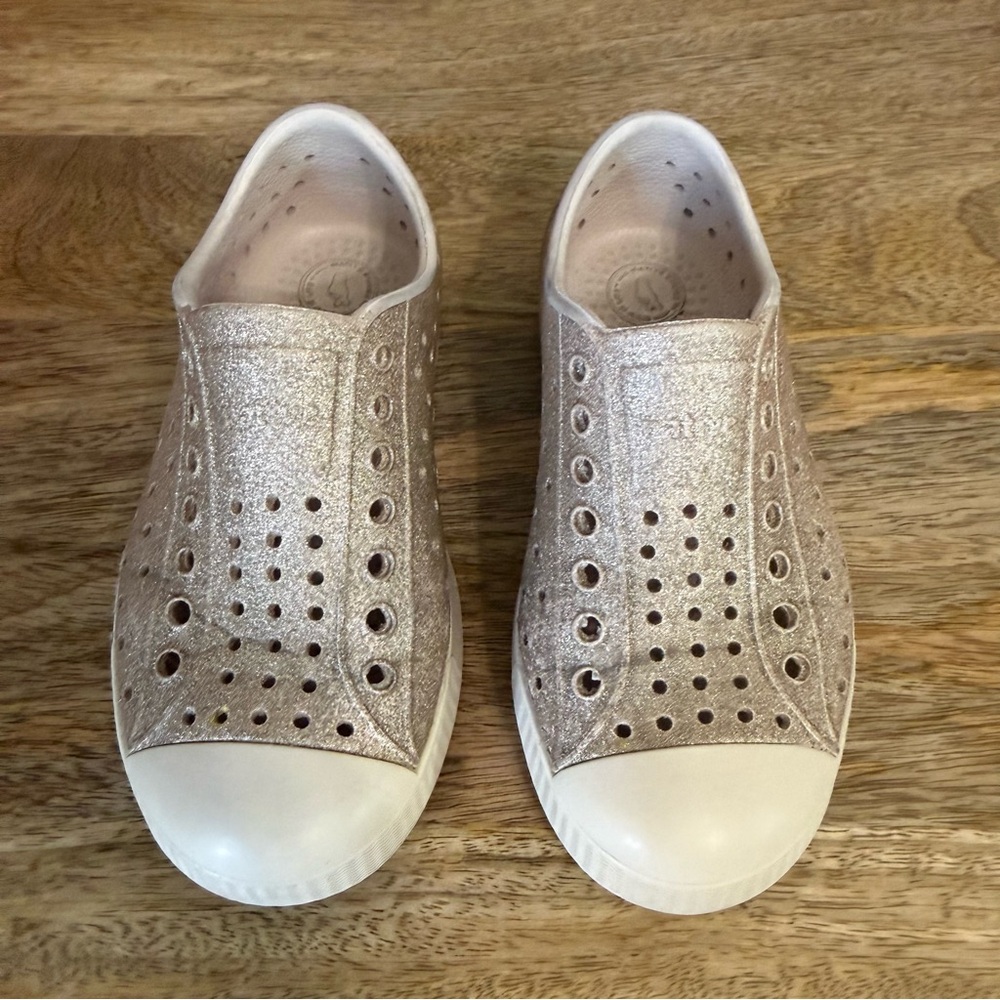 Native Shoes - Kids' Jefferson Bling Slip-On Sneaker - Rock Salt Bling, Size 10